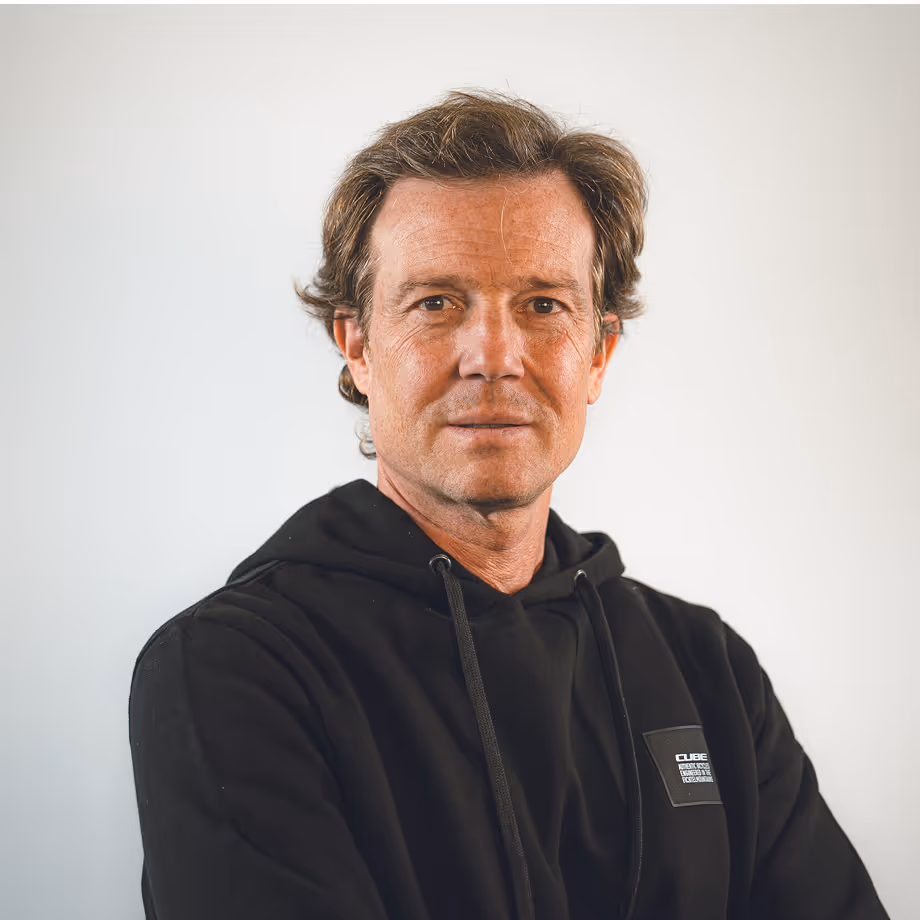 Portrait of Jean Derely, co-founder of Roger